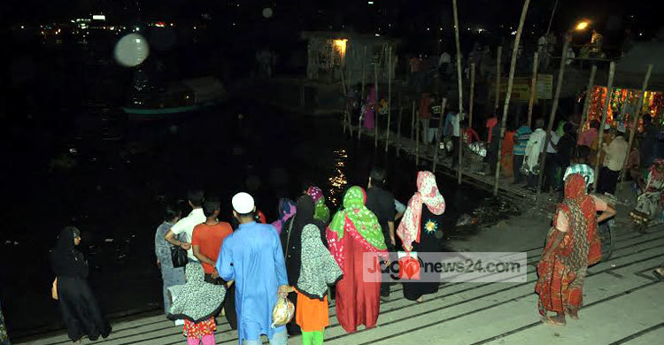 নারায়ণগঞ্জে নৌকাডুবিতে মা-ছেলে নিখোঁজ