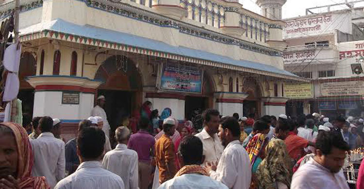 মাইজভাণ্ডারীর ওরশে লাখো ভক্তের ঢল