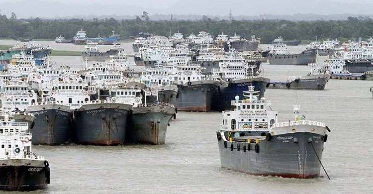 Vessel workers begin indefinite strike 