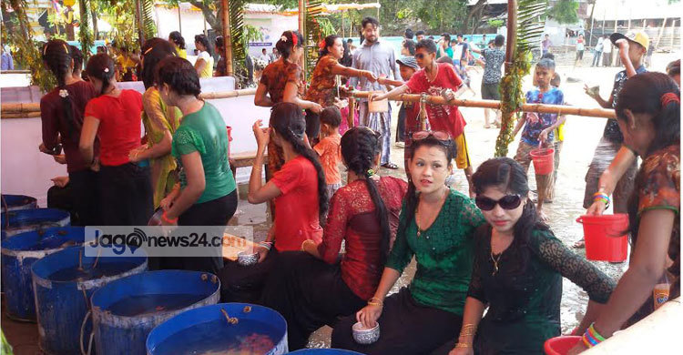 সাংগ্রেং উৎসবের শেষদিনে রাখাইন পল্লীতে উচ্ছ্বাস 