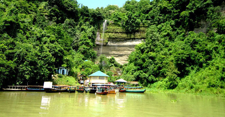 সৌন্দর্যের অপার লীলাভূমি রাঙামাটি