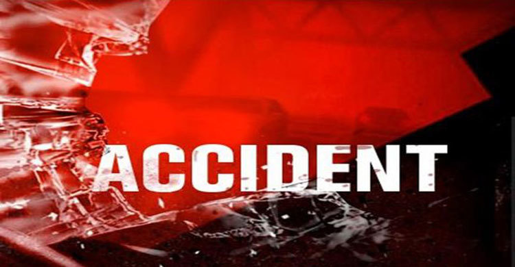 3 killed in collision between bus, three-wheeler