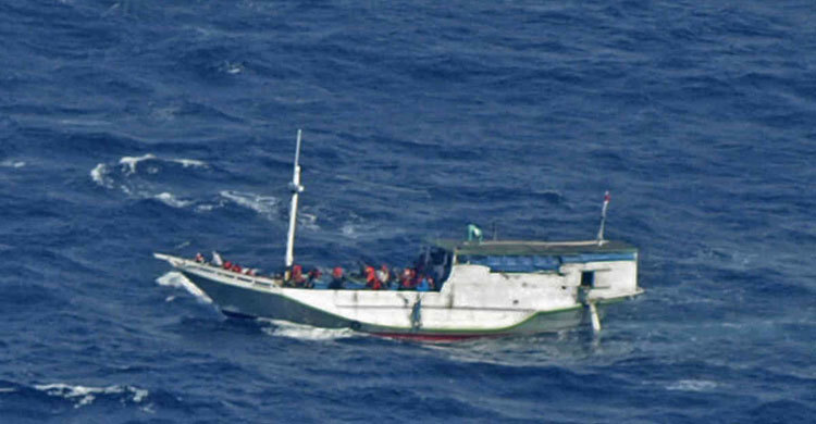 Australia sends boat carrying Bangladeshis back to Indonesia