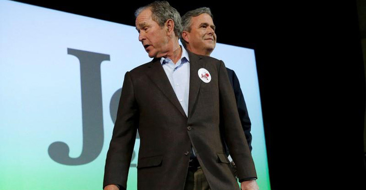 Jeb Bush gets a brotherly hand from George W