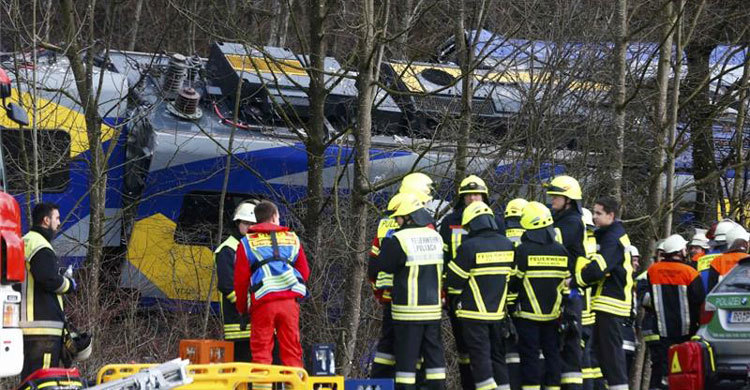 10 killed after head-on train crash in Germany