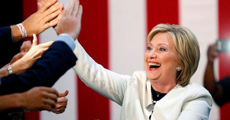 Hillary, Trump win 7 states each on Super Tuesday