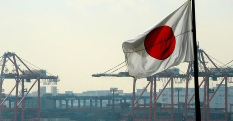 Japan`s economy contracts in fourth quarter