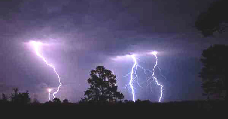 3 students kill in lightning 