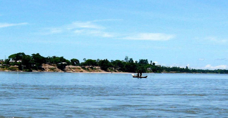 2 missing in boat sinking