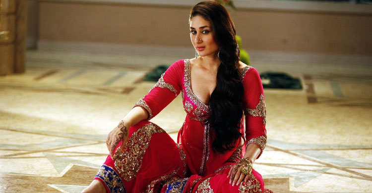 I have no interest in Hollywood: Kareena 