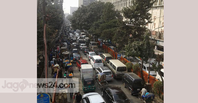 Students’ agitation halt traffic on Mirpur Road