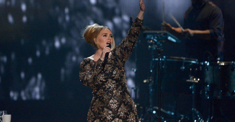 ব্রাসেলসের পাশে অ্যাডেলে