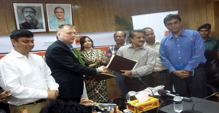 বাংলালিংকের বায়োমেট্রিক যন্ত্র ব্যবহার করবে টেলিটক