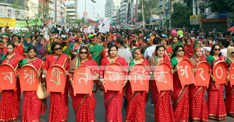 পুলিশি ব্যারিকেডে বিএনপির বর্ণাঢ্য র‌্যালি