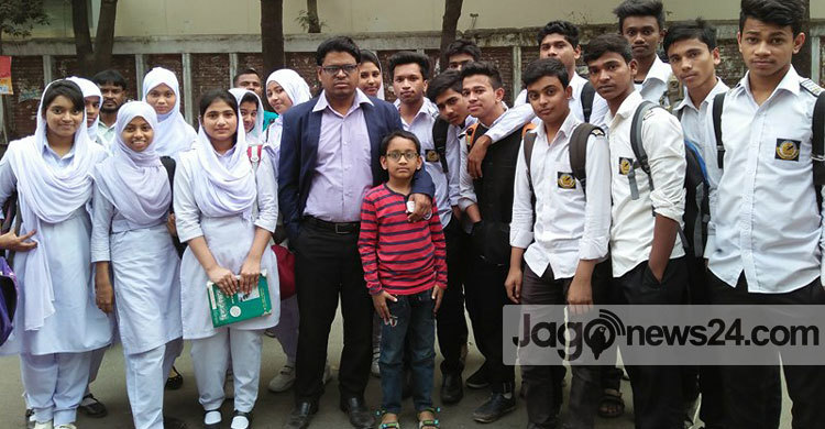 বাস্তব জ্ঞান অর্জন করতে বইমেলায় তারা