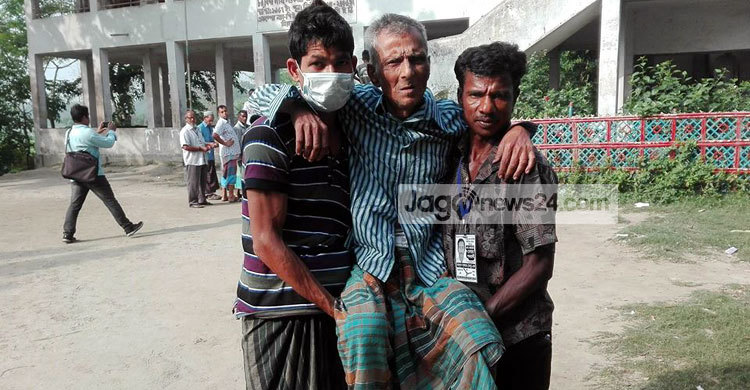 ভোটের আনন্দ আবদ্ধ রাখতে পারেনি বাদলকে