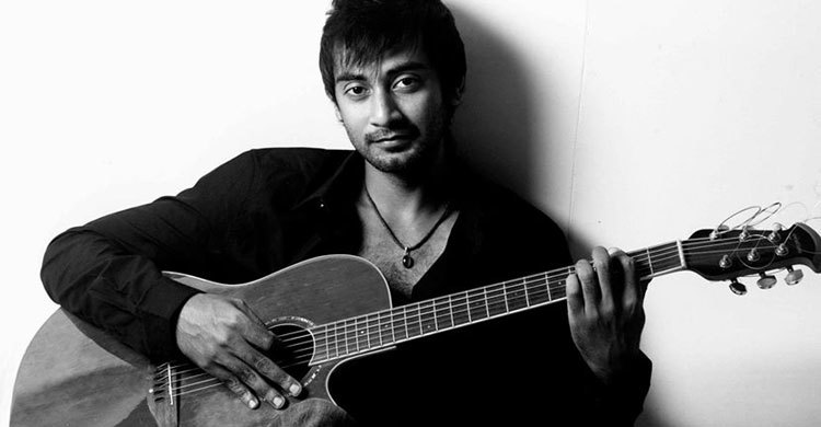 বিবেকের সেলফি ভিডিওতে প্যারা 