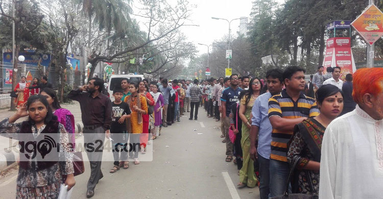 মেলা যেন ষোল কলায় পূর্ণ