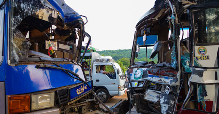 ঘানায় বাস-ট্রাকের সংঘর্ষ : নিহত ৫৩