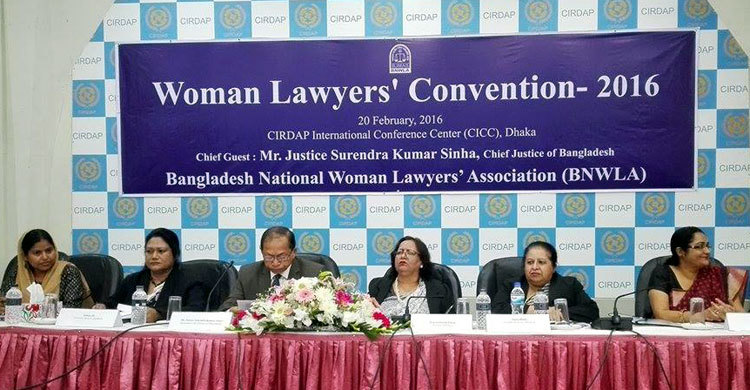 অর্ধেক নারীকে বঞ্চিত করে উন্নয়ন সম্ভব না : প্রধান বিচারপতি