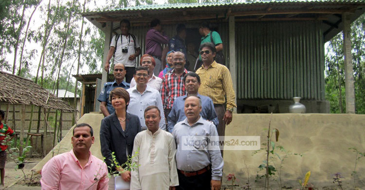 চকরিয়ায় বন্যা দুর্গত ৮০ পরিবার পেল নতুন ঠিকানা