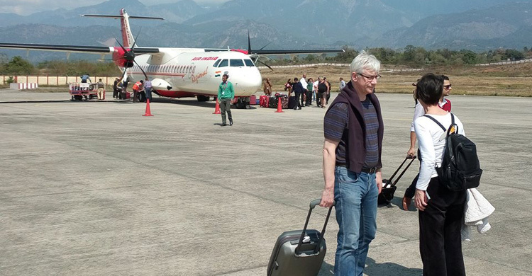 এই প্রথম চাটার্ড প্লেনে উঠলেন মাশরাফিরা