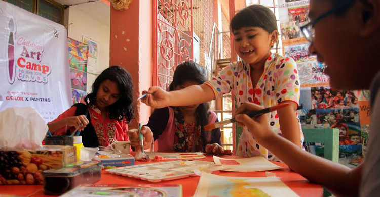 জলরঙে বুঁদ শিশুশিল্পীরা