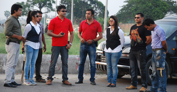 ৪০০ পর্বে ডিবি!