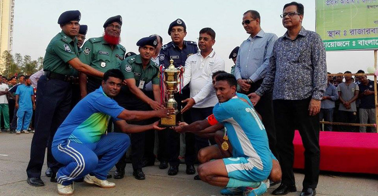 পুলিশ ফুটবলে চ্যাম্পিয়ন ডিএমপি