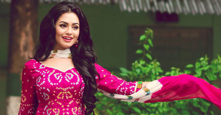 বৈশাখীতে নুসরাত ফারিয়া 