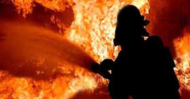 হাতিরপুলে বহুতল ভবনে আগুন