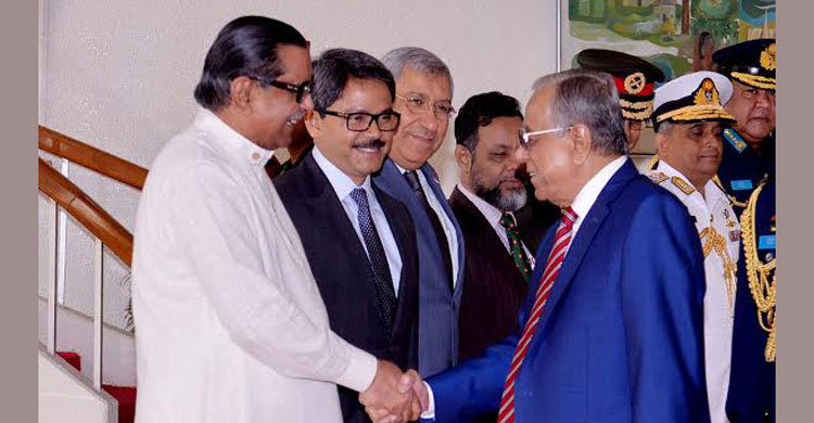 স্বাস্থ্য পরীক্ষার জন্য লন্ডন গেলেন রাষ্ট্রপতি