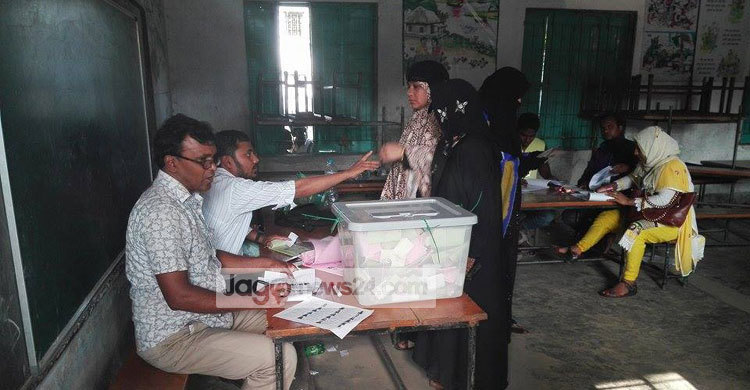 ইছাপুরে শেষ ভোট দিলেন হোসনে আরা