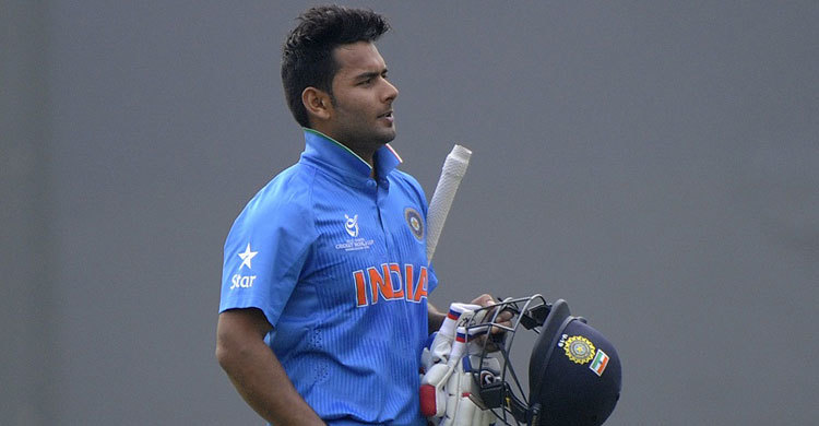 শুরুতেই চাপে ভারত 