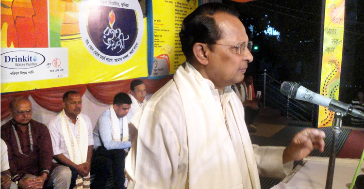 রাজাকার আর মুক্তিযোদ্ধাকে এক পাল্লায় মাপা যায় না