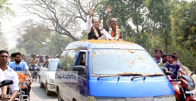 জামিন পেয়েই আ.লীগ নেতার শোডাউন