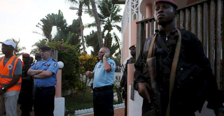 আইভরি কোস্টে আল কায়েদার হামলায় নিহত ১৬