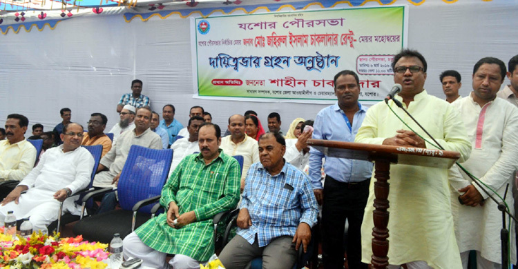 নব-নির্বাচিত মেয়র রেন্টুর যশোর পৌরসভার দায়িত্বভার গ্রহণ