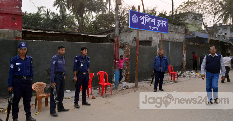 যশোরে ৪০ পরিবারকে উচ্ছেদ করে পুলিশ ক্লাব নির্মাণ