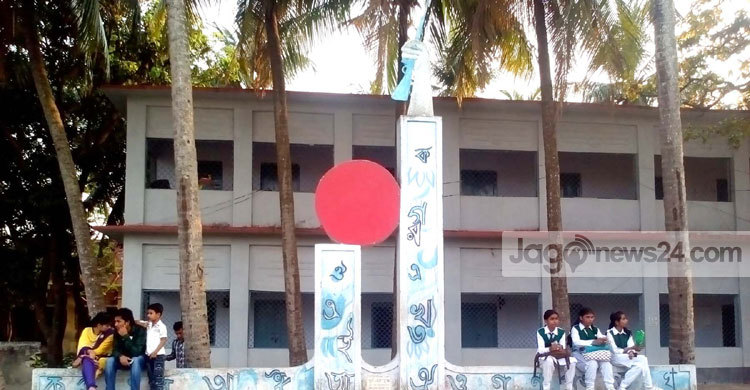জয়পুরহাটে ২২১টি শিক্ষা প্রতিষ্ঠানে শহীদ মিনার নেই
