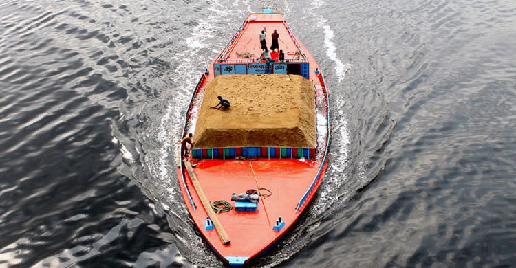 মেঘনায় কার্গোর ধাক্কায় জেলের মৃত্যু