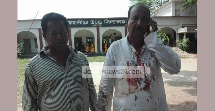 রক্তমাখা পাঞ্জাবি পড়েই কেন্দ্রে কেন্দ্রে যাচ্ছেন আবদুল খালেক