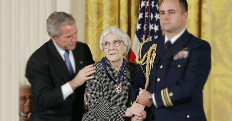 লেখক হার্পার লি’র মৃত্যু