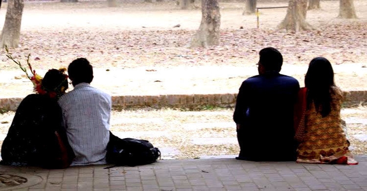 ‘ভালোবাসা দাও না হয় জীবন দেব’