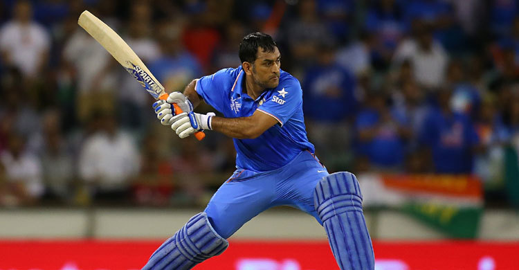 ২০০ ছক্কার মাইলফলক স্পর্শ করলেন ধোনি 
