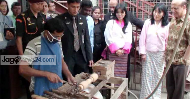 মানিকগঞ্জে ব্র্যাকের কার্যক্রম দেখলেন ভুটানের রানি