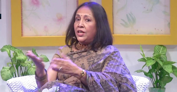 অতিথি বিচারক নৃত্যপরিচালক মিনু হক 