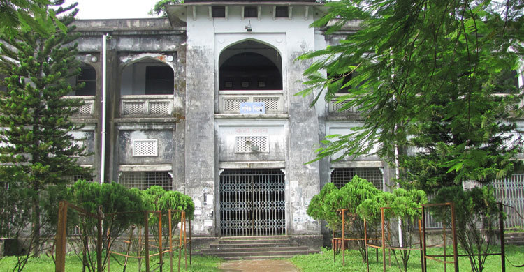 এমসি কলেজে ছাত্রলীগের দু’গ্রুপের সংঘর্ষ : আহত ১০