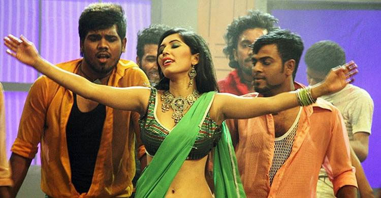 আইটেম গানে নায়লা নাঈম (ভিডিও)