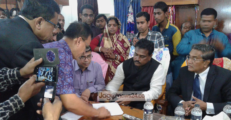 নড়াইলে মেয়র-কাউন্সিলরদের ক্ষমতা হস্তান্তর